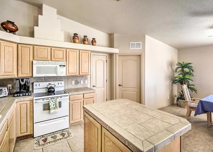 Cozy Havasu House W/ Views - 1 Mi To Water! * Lake Havasu City