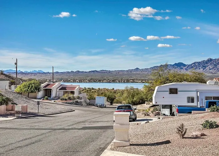Cozy Havasu House W/ Views - 1 Mi To Water!