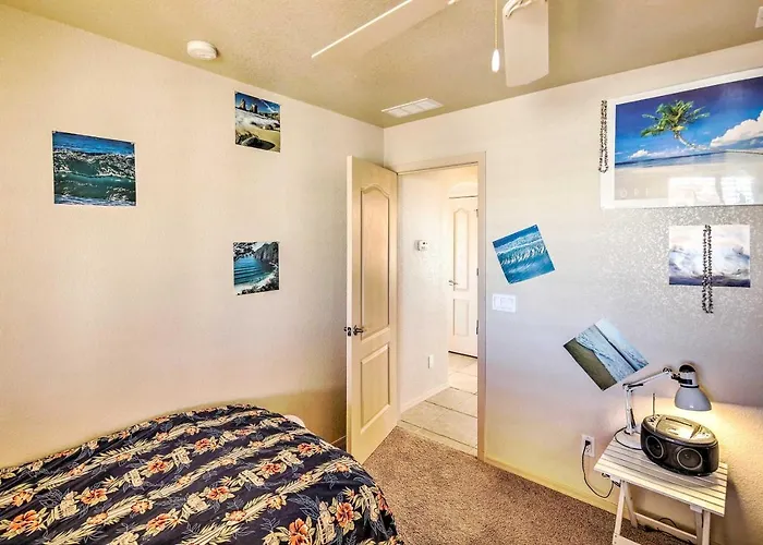 Cozy Havasu House W/ Views - 1 Mi To Water! Ferienhaus *