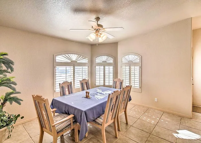 Cozy Havasu House W/ Views - 1 Mi To Water! Ferienhaus *