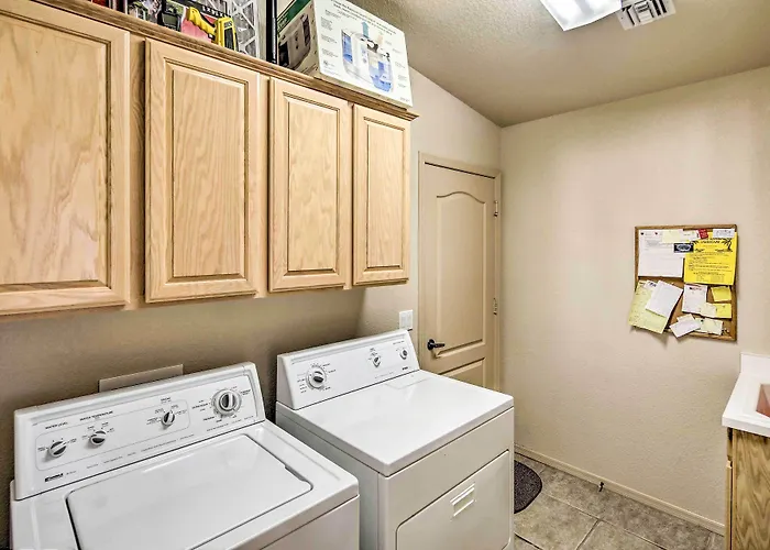 Cozy Havasu House W/ Views - 1 Mi To Water! Lake Havasu City