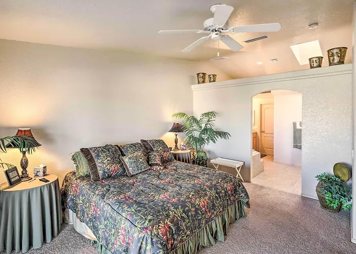 Cozy Havasu House W/ Views - 1 Mi To Water! *