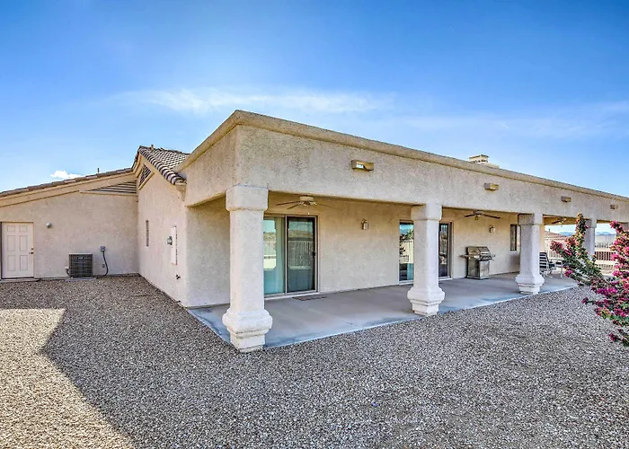 Cozy Havasu House W/ Views - 1 Mi To Water! *